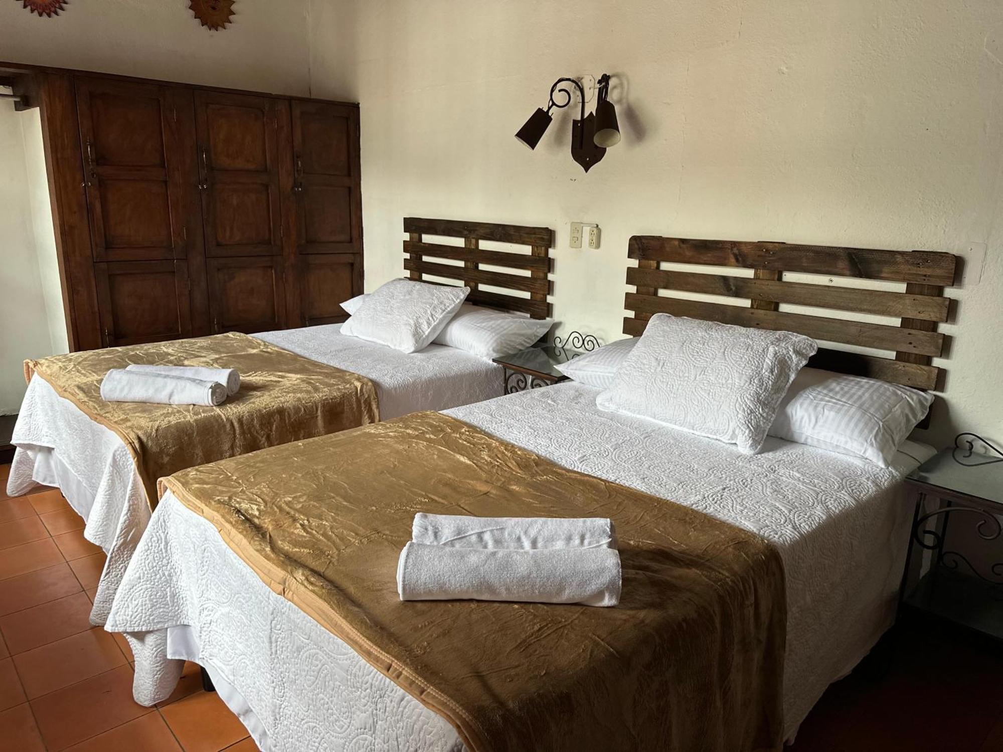 Hotel Casa Blanca Antigua Guatemala Экстерьер фото