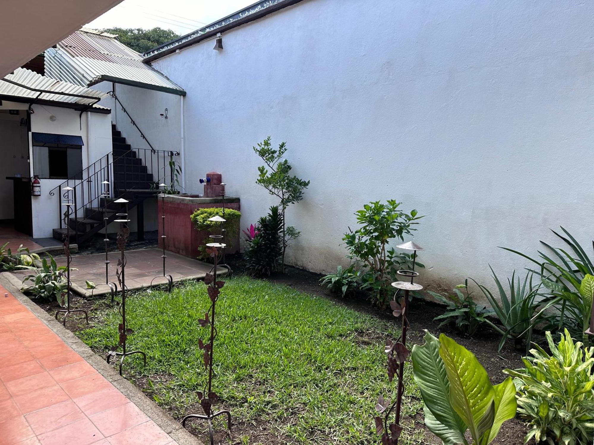 Hotel Casa Blanca Antigua Guatemala Экстерьер фото